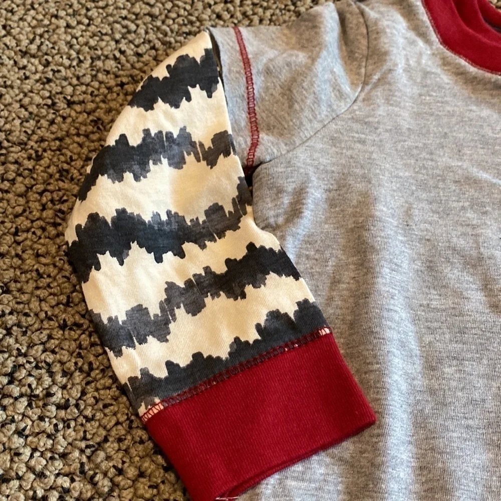 NWT Burt’s Bees Long Sleeved Onesie Size 24 Months